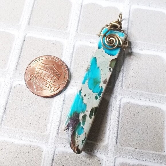 🍂🍁🍃 3/$25! Turquoise & Cream Wire Wrap Sea Sediment Jasper Slim Bar Pendant - Picture 3 of 9